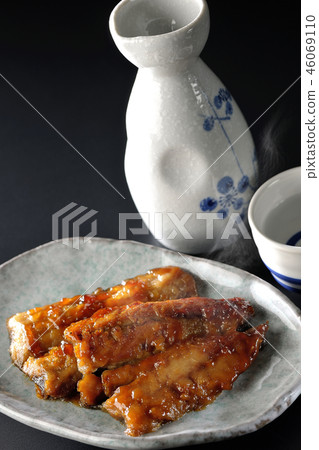 Fall sword fish skewers and sake (with steam) 46069110