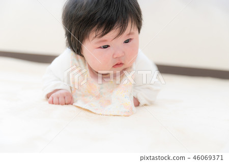 躺著的寶貝 46069371