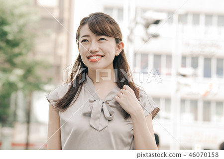 街角商務女人年輕的日本女士 46070158