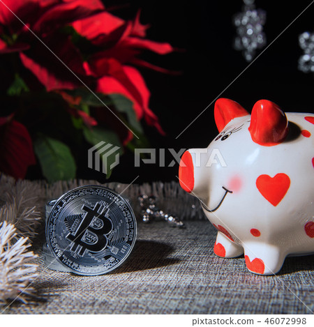Square image of pig money box and silver bitcoins Square image of pig money box and silver bitcoins 46072998
