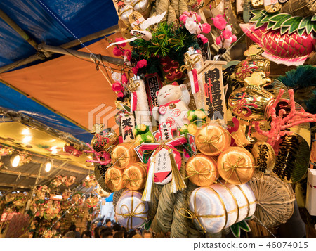 Shinjuku Hanazono Shrine Flea Market 46074015