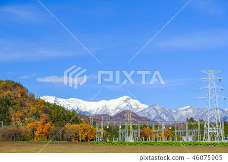 變電站和Snowy Tanigawadake 46075905