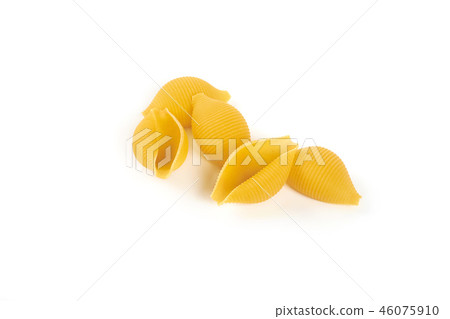 conchiglioni pasta shells , isolated on a white background. 46075910