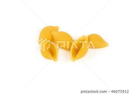 conchiglioni pasta , isolated on a white background. conchiglioni pasta , isolated on a white background. 46075912