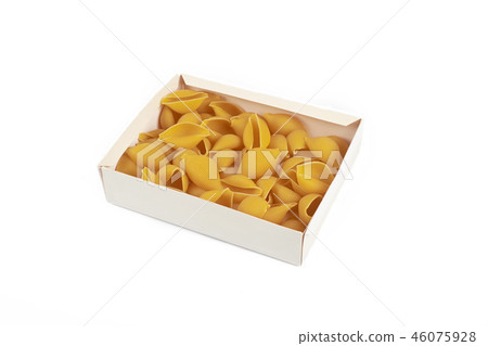 uncooked conchiglioni pasta shells in box , isolated on a white background. uncooked conchiglioni pasta shells in box , isolated on a white background. 46075928