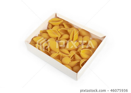 uncooked conchiglioni pasta shells in box , isolated on a white background. uncooked conchiglioni pasta shells in box , isolated on a white background. 46075936
