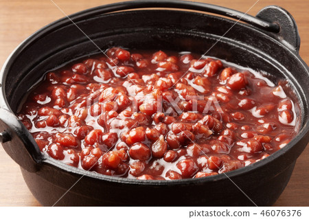 Boiled red beans Boiled red beans 46076376