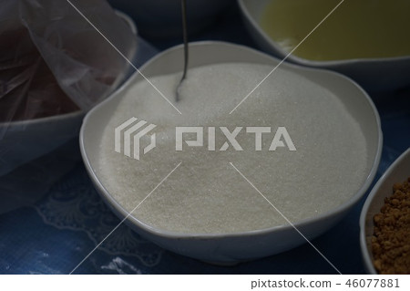 Sugar is a mixture of food. Sugar is a mixture of food. 46077881