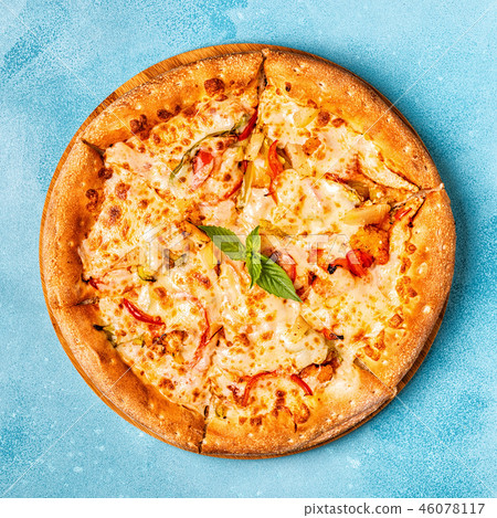Pizza with chicken, pepper, pineapple. 46078117