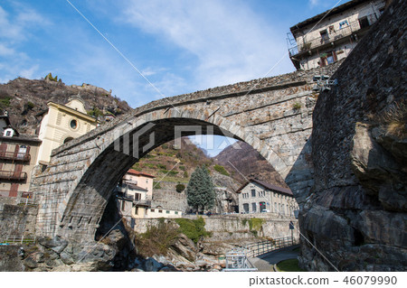 奧斯塔山谷羅馬橋Pont-Saint-Martin（意大利瓦萊達奧斯塔） 46079990
