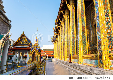 wat pra kaew thailand 46081563