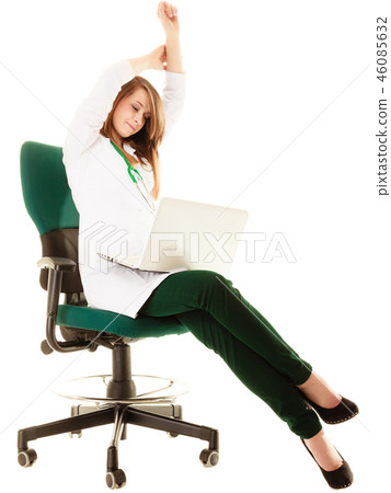 Medical. Woman doctor working on computer laptop 46085632