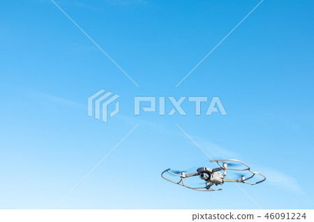 無人駕駛飛機與螺旋槳護衛MAVIC2 Pro 無人駕駛飛機與螺旋槳護衛MAVIC2 Pro 46091224