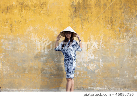 Woman traveler sightseeing in Hoi An in Vietnam Woman traveler sightseeing in Hoi An in Vietnam 46093756
