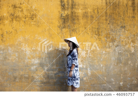 Woman traveler sightseeing in Hoi An in Vietnam 46093757