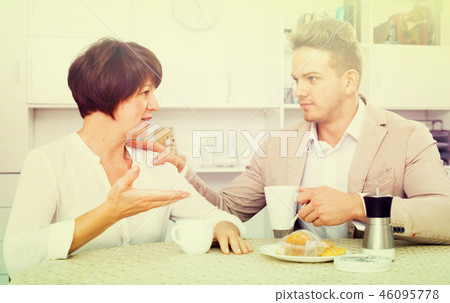 Man and woman with coffee 46095778