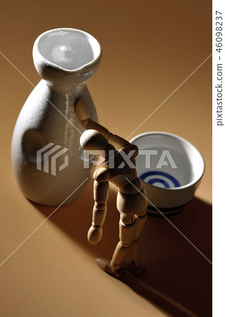 我對自己的狀況喝得太多了。 我對自己的狀況喝得太多了。 46098237