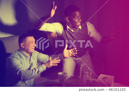 Exalted friends watching tv 46101285