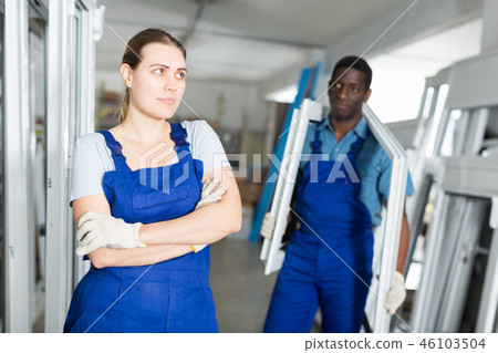 Two masters are conflicting in time working with window frame Two masters are conflicting in time working with window frame 46103504