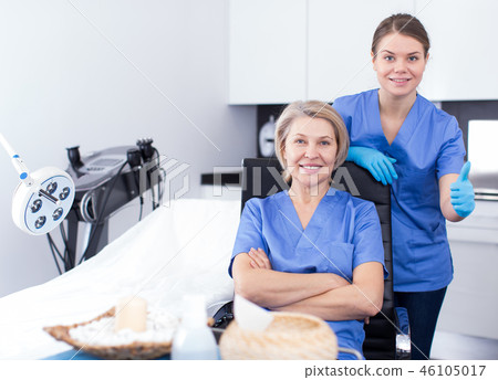 Two satisfied beauticians Two satisfied beauticians 46105017