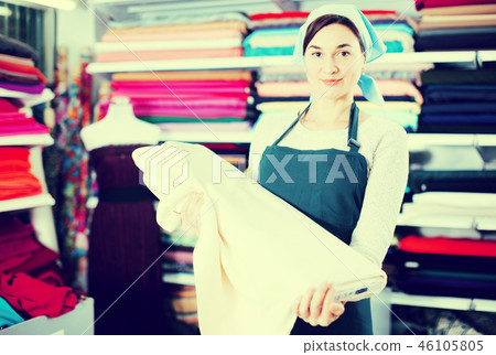 Seller showing white fabric 46105805