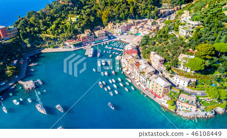 Beautiful sea coast with colorful houses in Portofino, Italy 46108449