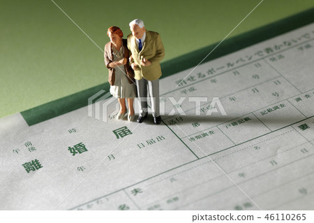 Mature divorce 46110265