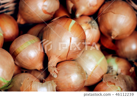 Lot of onions close up Lot of onions close up 46112239