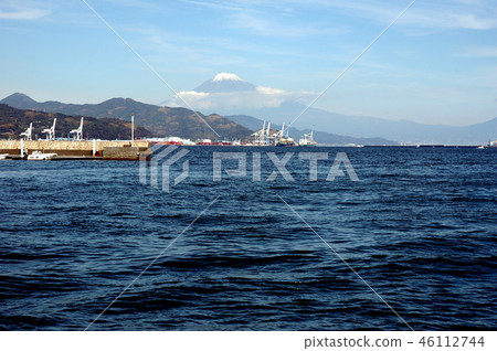 清水港的富士山 清水港的富士山 46112744