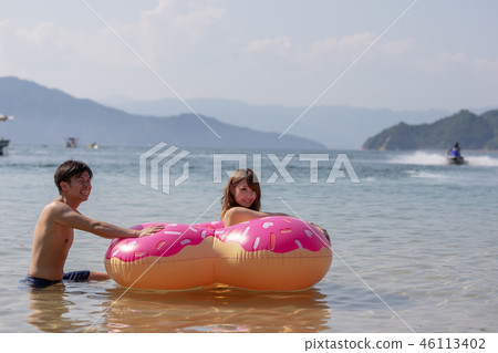 海海灘夫婦圖像 46113402