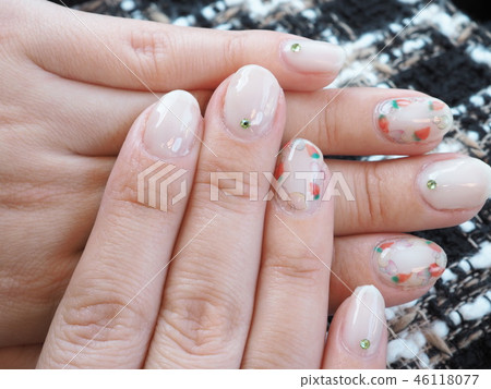 Strawberry nail 46118077
