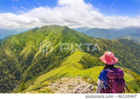 A mountain girl who sees Jiro-san from "Kenzan", one of the 100 famous mountains! (Tokushima Prefecture) *There is a shooting position in the comment section of the work. 46120467