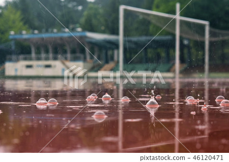 下雨天，下雨，水滴，操場 46120471