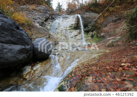Scenery of Kawaharamo Oyutaki Falls (Yuzawa City, Akita Prefecture) Scenery of Kawaharamo Oyutaki Falls (Yuzawa City, Akita Prefecture) 46125392