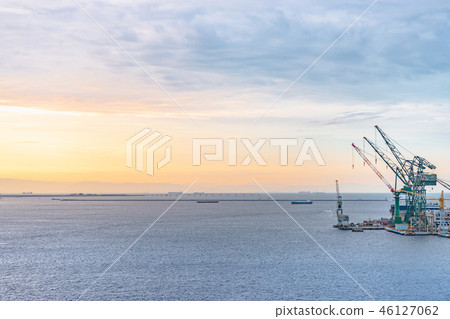 Kobe port of morning glow 46127062
