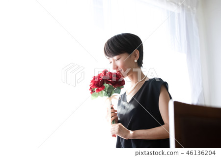 Women's portrait bouquet 46136204