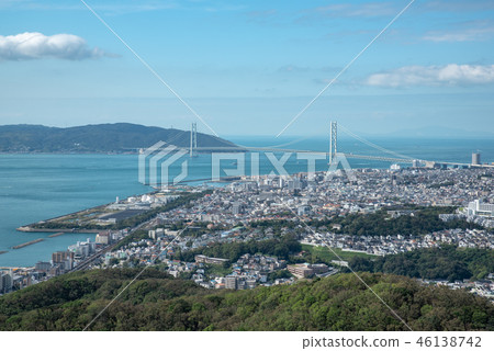 明石海峽大橋和神戶市Tarumi Ward都市風景 46138742