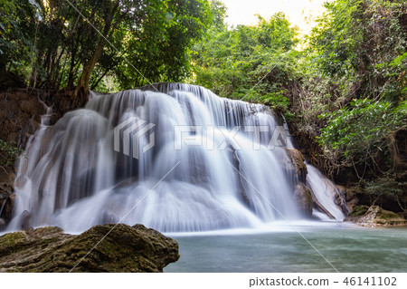 Huai Mae Khamin Waterfall  46141102