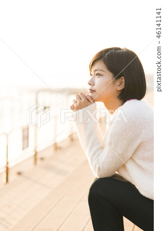 年輕的女士 46141141