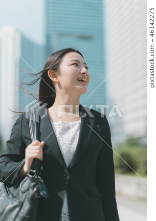 通勤 上班 白領 46142275