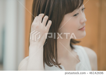 female, lady, woman 46142696