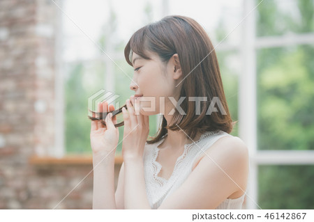 female, lady, woman 46142867