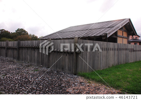 Shita-gun，Shita-gun的石頭鋪成的道路和木板，以及預製柱式建築物的屋頂（靜岡縣藤枝市） 46143721