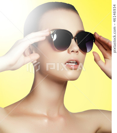 Joyful girl. Beauty, fashion model, Makeup. Body Joyful girl. Beauty, fashion model, Makeup. Body 46146934