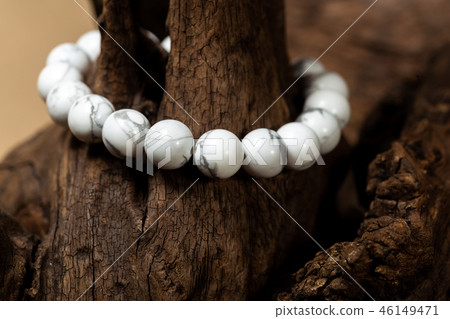 The howlite stone bracelet The howlite stone bracelet 46149471