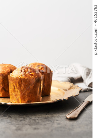 Traditional Christmas mini Panettone with raisins Traditional Christmas mini Panettone with raisins 46152762