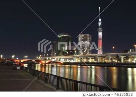 Gold object under repair and Sumida River night view Gold object under repair and Sumida River night view 46155838