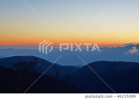 從Odaigaharayama Hijigatake日落之後的一個場景 從Odaigaharayama Hijigatake日落之後的一個場景 46155899