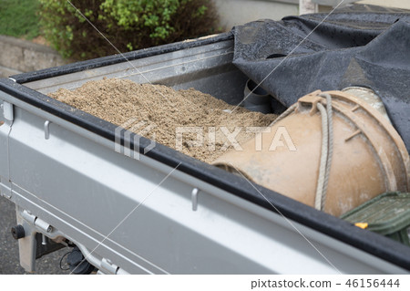 Light tiger with building materials 46156444