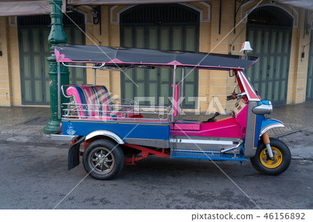 Thai taxi tuk-tuk Thai taxi tuk-tuk 46156892